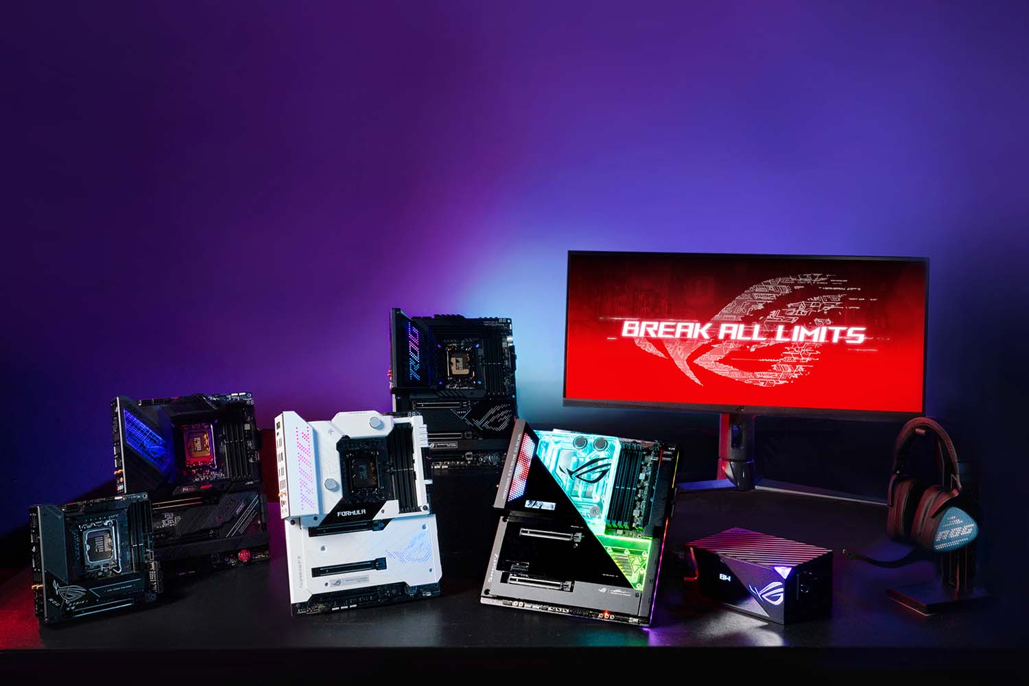 ASUS Republic of Gamers a prezentat plăci de bază Intel ROG