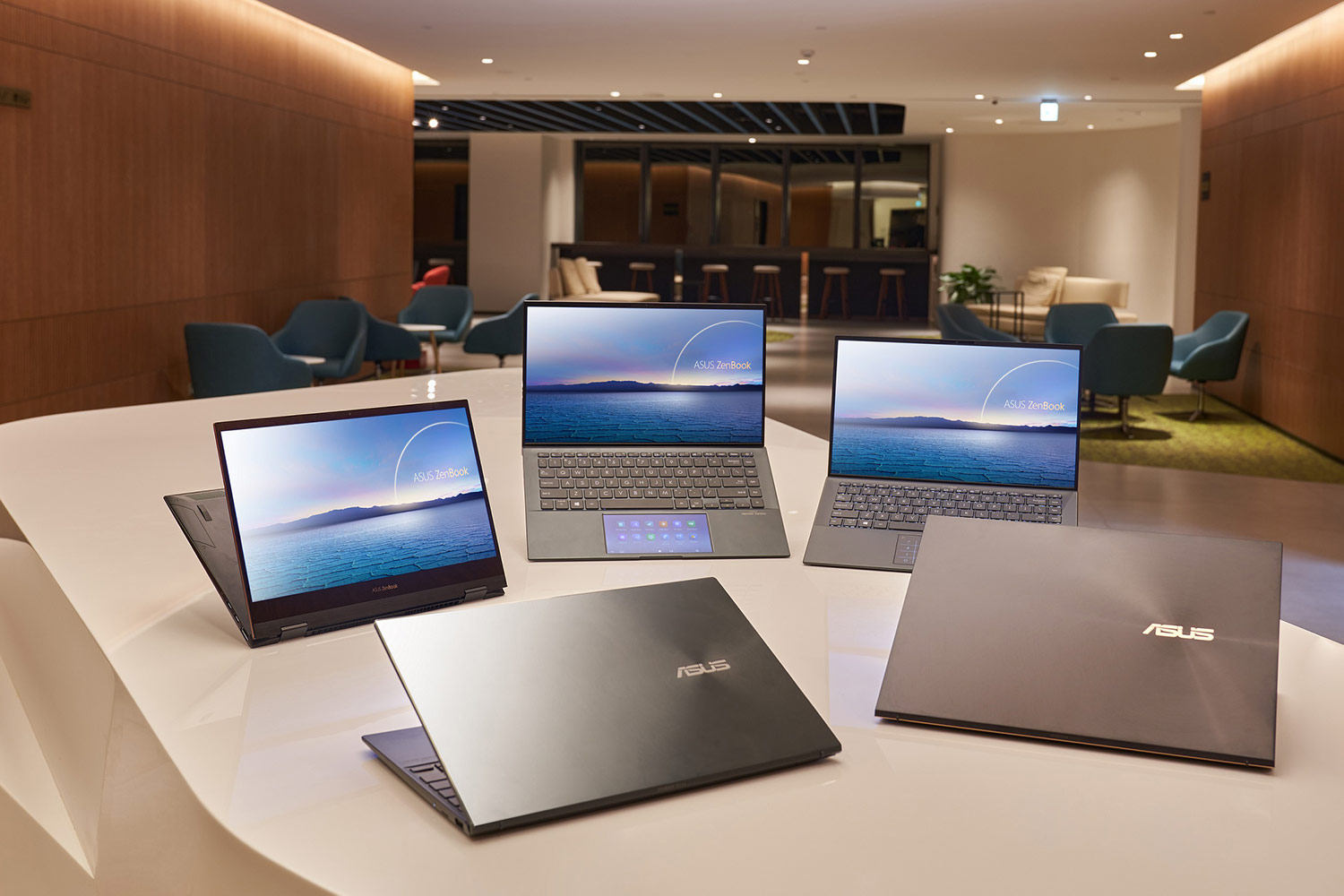 ASUS prezintă noi laptopuri echipate cu procesoare Intel Core din generația a 11-a și primul laptop cu design Intel Evo
