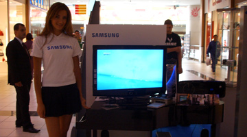 Televizorul LCD LE32R71B a fost vedeta standului Samsung la PHOTO IMAGE COMMUNICATOR 2006